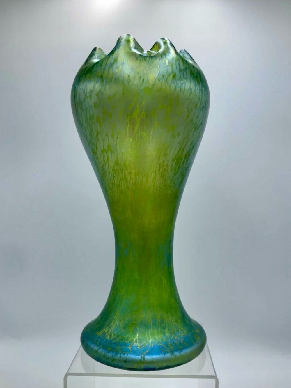 Museum Quality Loetz  Creta Papillon Art Nouveau Iridescent Art Glass Vase 12"
